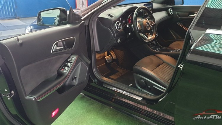 Mercedes-Benz Classe CLA 220 AMG-LINE