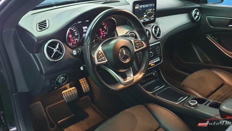 Mercedes-Benz Classe CLA 220 AMG-LINE