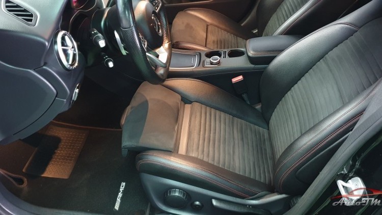 Mercedes-Benz Classe CLA 220 AMG-LINE