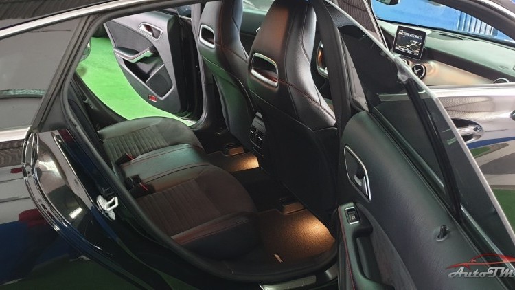 Mercedes-Benz Classe CLA 220 AMG-LINE