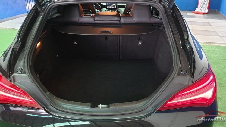 Mercedes-Benz Classe CLA 220 AMG-LINE