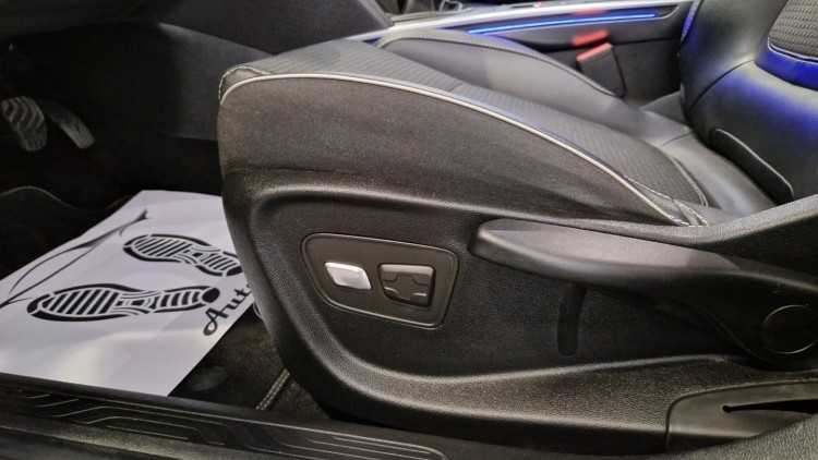 Renault M&eacute;gane Sport Tourer BOSE Edition