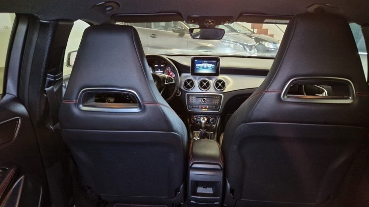 Mercedes-Benz Classe GLA 180 AMG-LINE